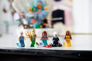 LEGO® Disney - A kis hableány királyi gyöngykagylója (43225)