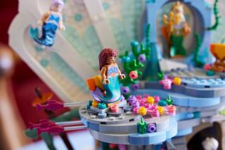 LEGO® Disney - A kis hableány királyi gyöngykagylója (43225)