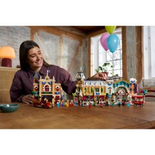 LEGO® Disney - Main Street, U.S.A. (43302)